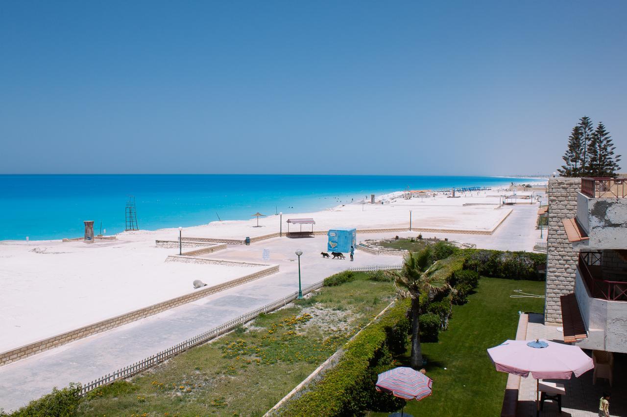 Beachfront Chalet In Green Beach, North Coast Villa El Alamein Exterior photo